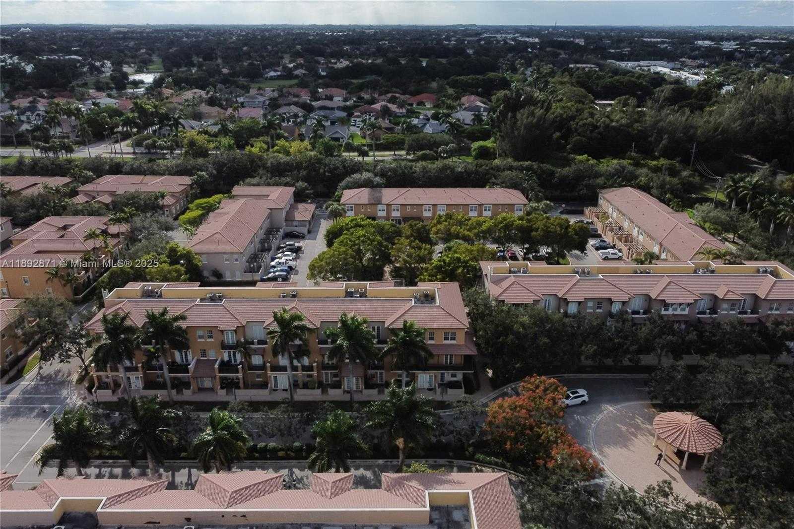 Small Image of 430 SOUTH WEST 147TH AVE, Pembroke Pines Number 28