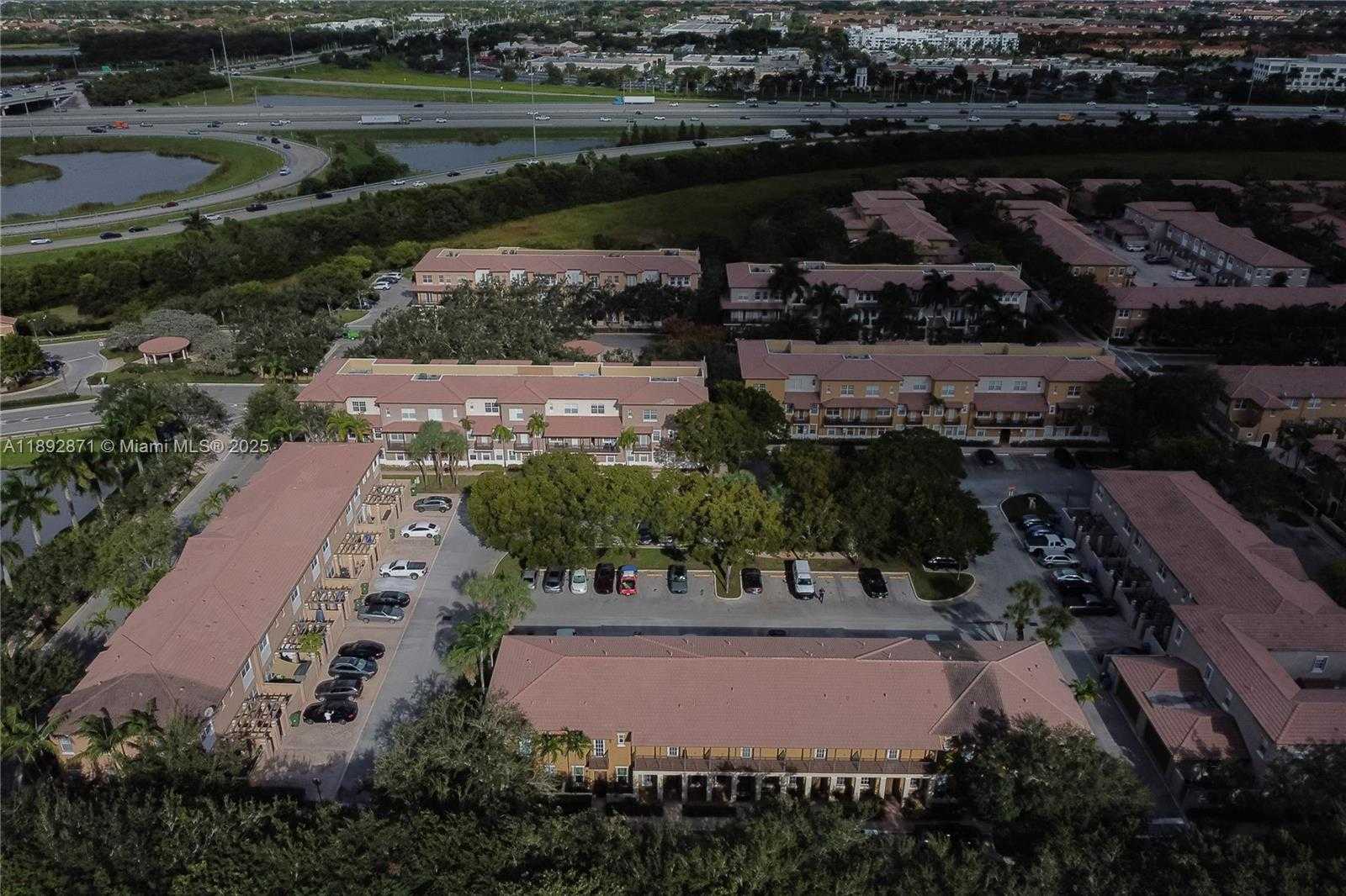 Small Image of 430 SOUTH WEST 147TH AVE, Pembroke Pines Number 30