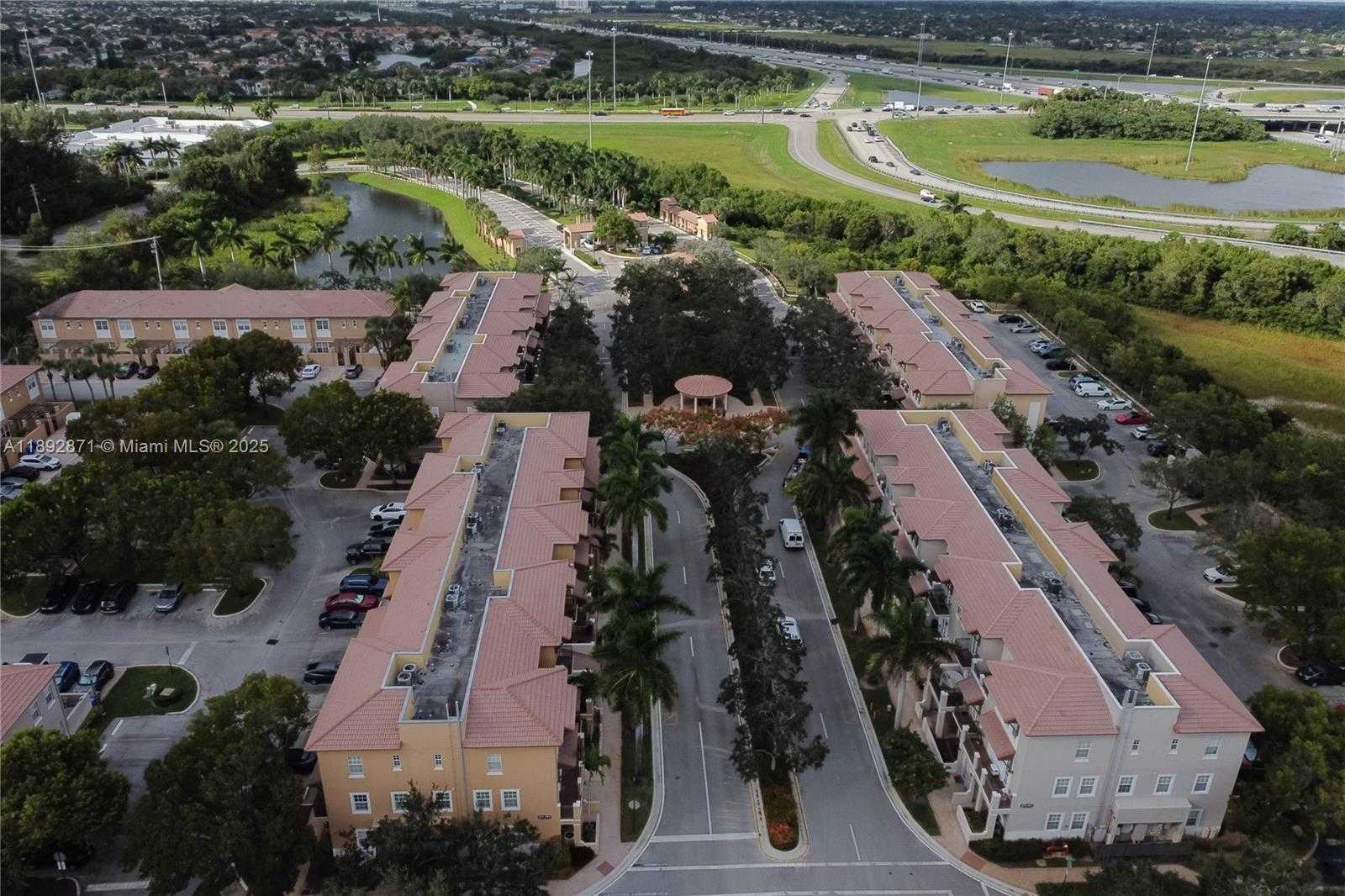 Small Image of 430 SOUTH WEST 147TH AVE, Pembroke Pines Number 31