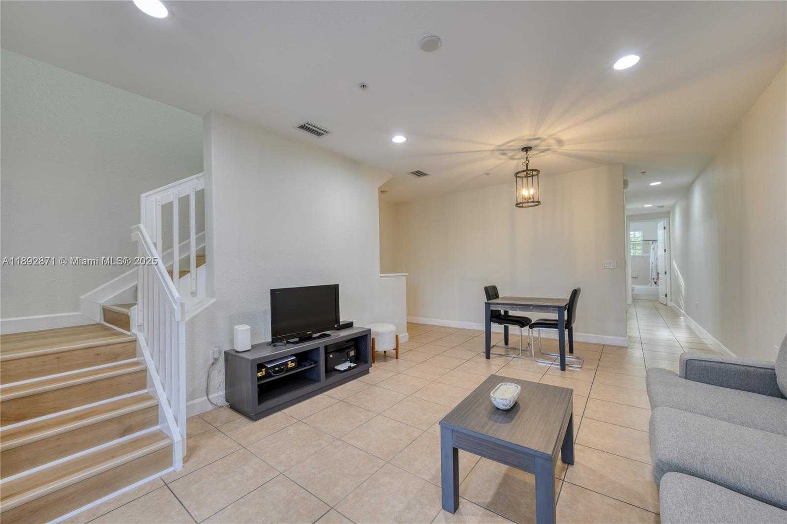 Small Image of 430 SOUTH WEST 147TH AVE, Pembroke Pines Number 4