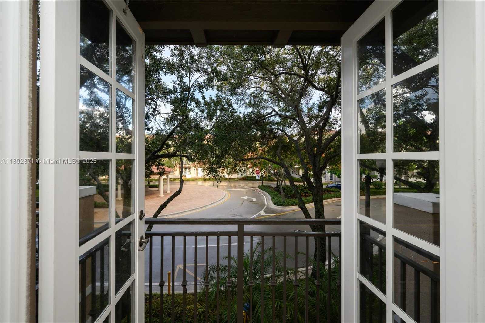 Small Image of 430 SOUTH WEST 147TH AVE, Pembroke Pines Number 5