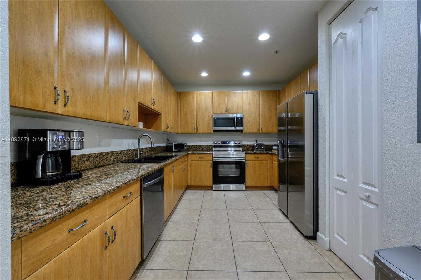 Small Image of 430 SOUTH WEST 147TH AVE, Pembroke Pines Number 6