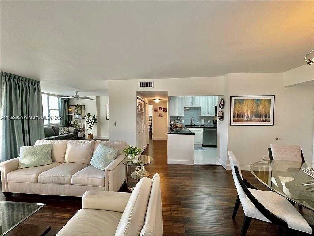 Small Image of 4400 HILLCREST DR #601B, Hollywood Number 16