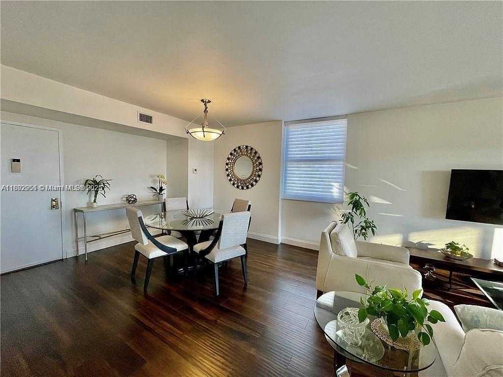 Small Image of 4400 HILLCREST DR #601B, Hollywood Number 17