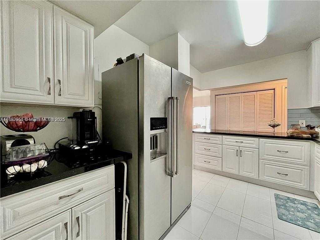 Small Image of 4400 HILLCREST DR #601B, Hollywood Number 20