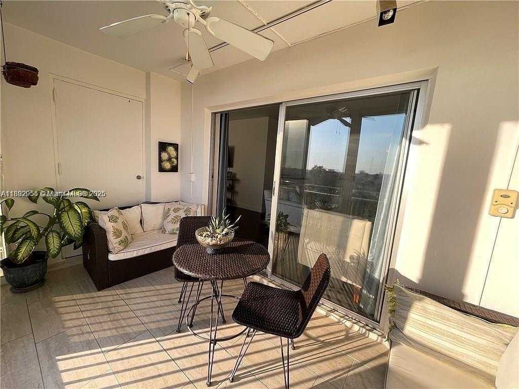 Small Image of 4400 HILLCREST DR #601B, Hollywood Number 28