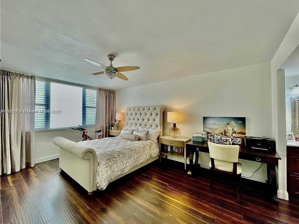 Small Image of 4400 HILLCREST DR #601B, Hollywood Number 30