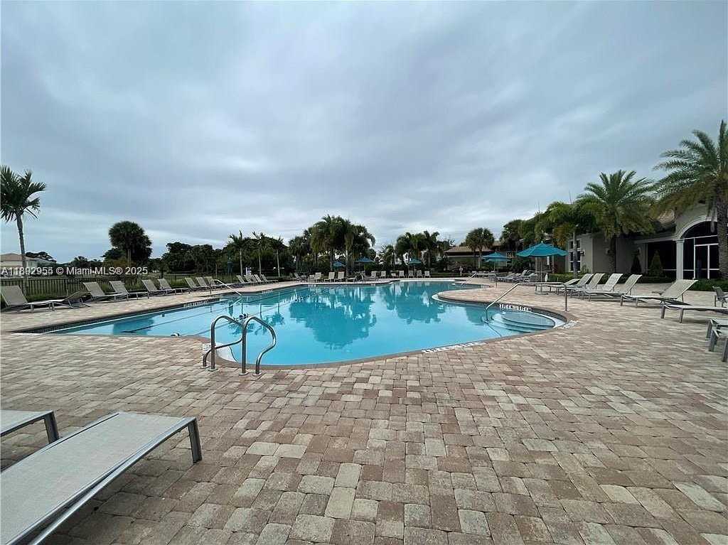 Small Image of 4400 HILLCREST DR #601B, Hollywood Number 40