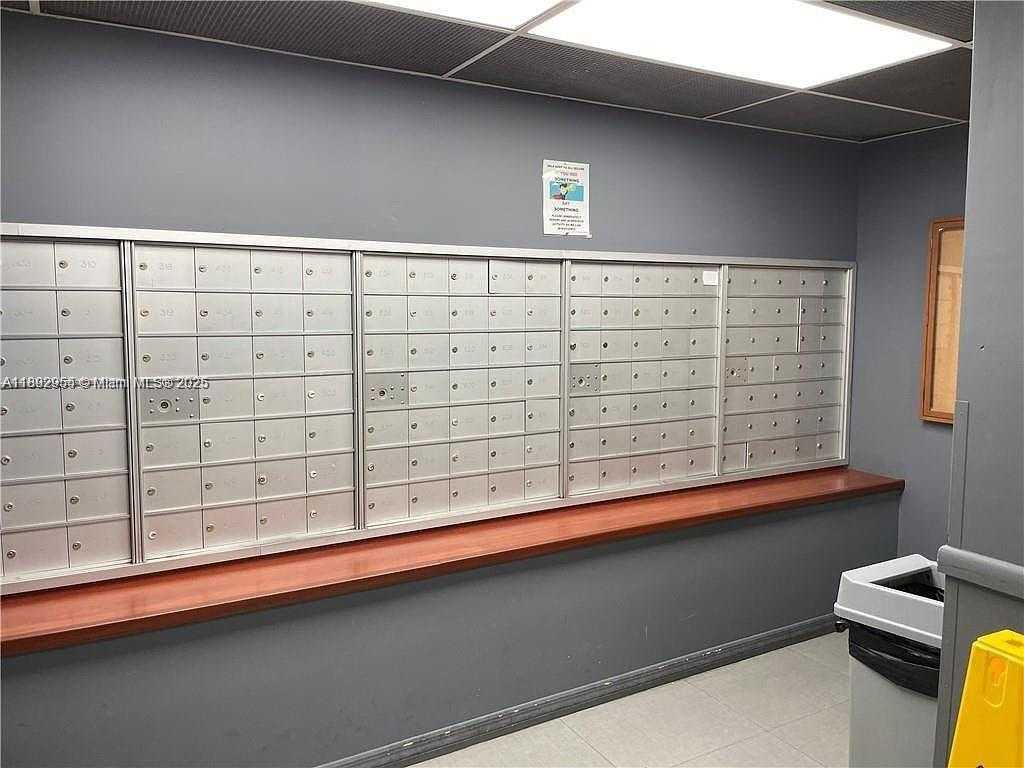Small Image of 4400 HILLCREST DR #601B, Hollywood Number 47