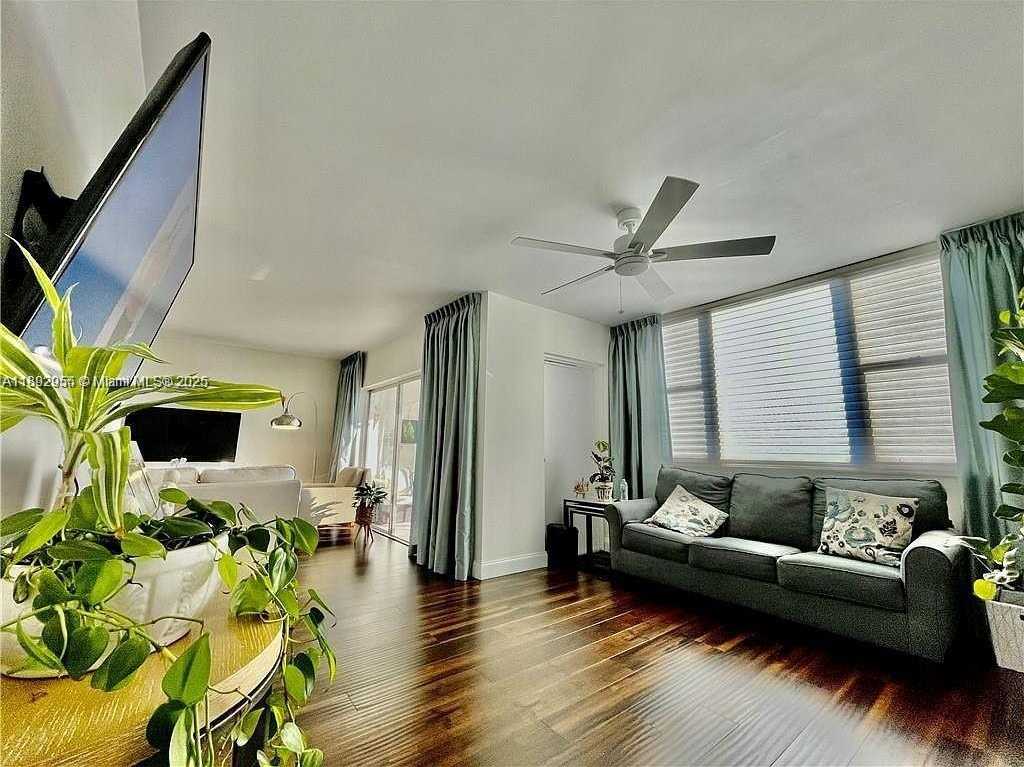 Small Image of 4400 HILLCREST DR #601B, Hollywood Number 6