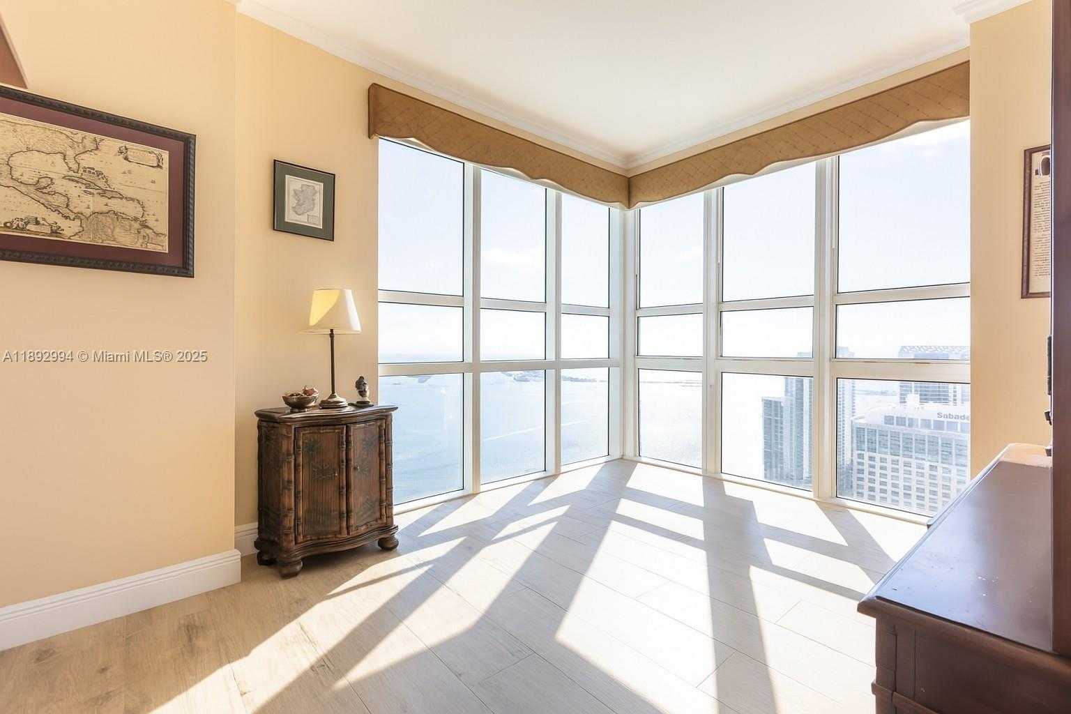 Small Image of 950 BRICKELL BAY DR #5011, Miami Number 16