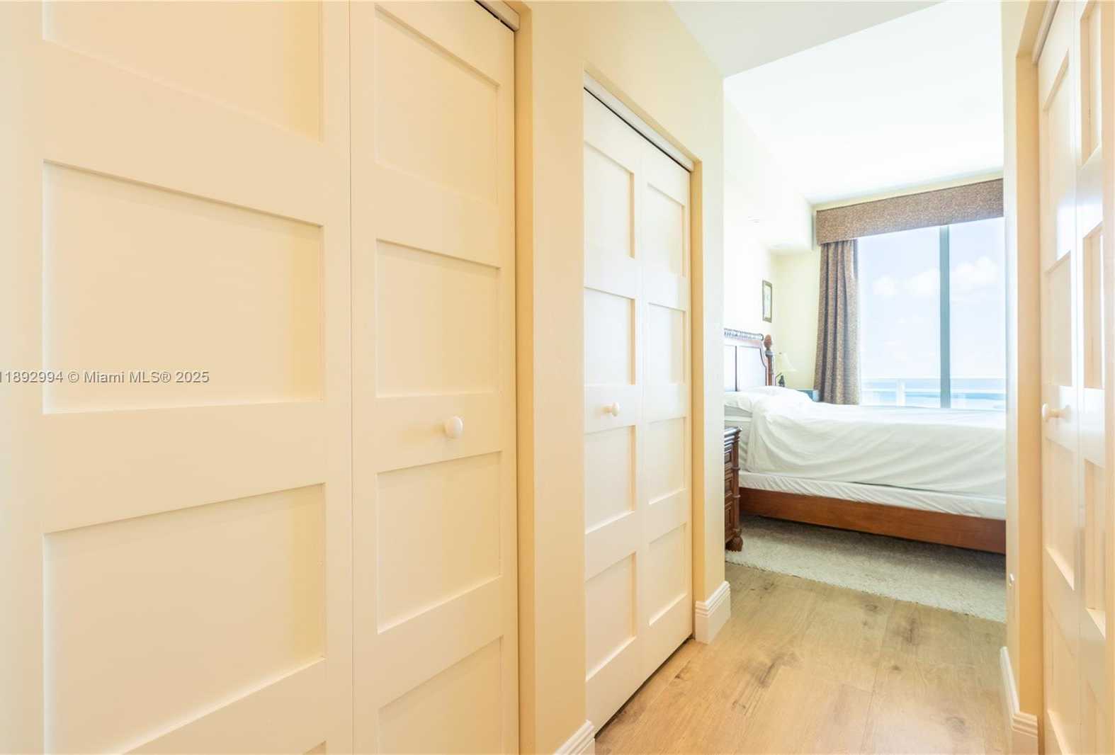 Small Image of 950 BRICKELL BAY DR #5011, Miami Number 19