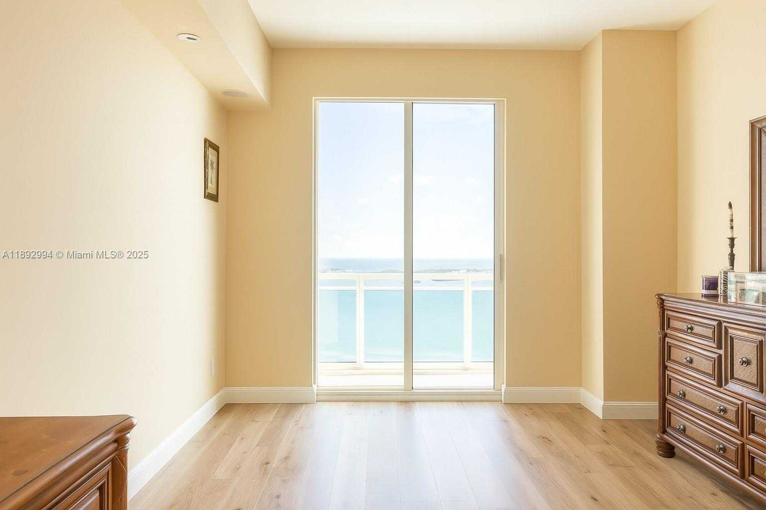 Small Image of 950 BRICKELL BAY DR #5011, Miami Number 20