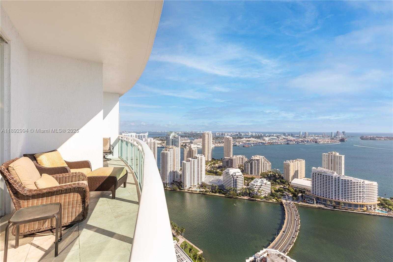 Small Image of 950 BRICKELL BAY DR #5011, Miami Number 4