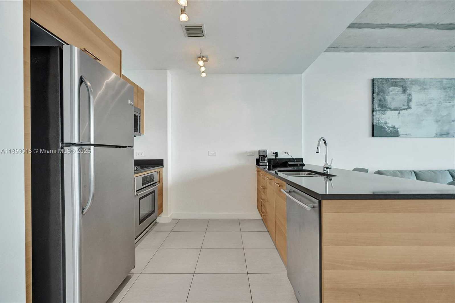 Small Image of 3301 NORTH EAST 1ST AVE #H2205, Miami Number 4