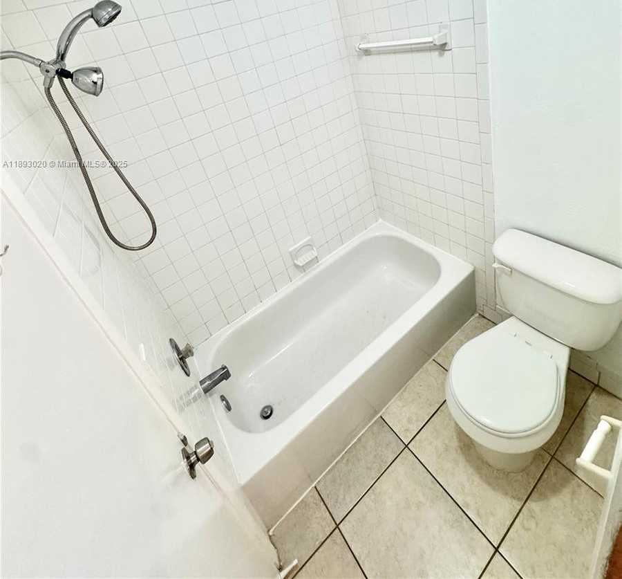 Small Image of 2800 RIVERSIDE DR #201-1, Coral Springs Number 18