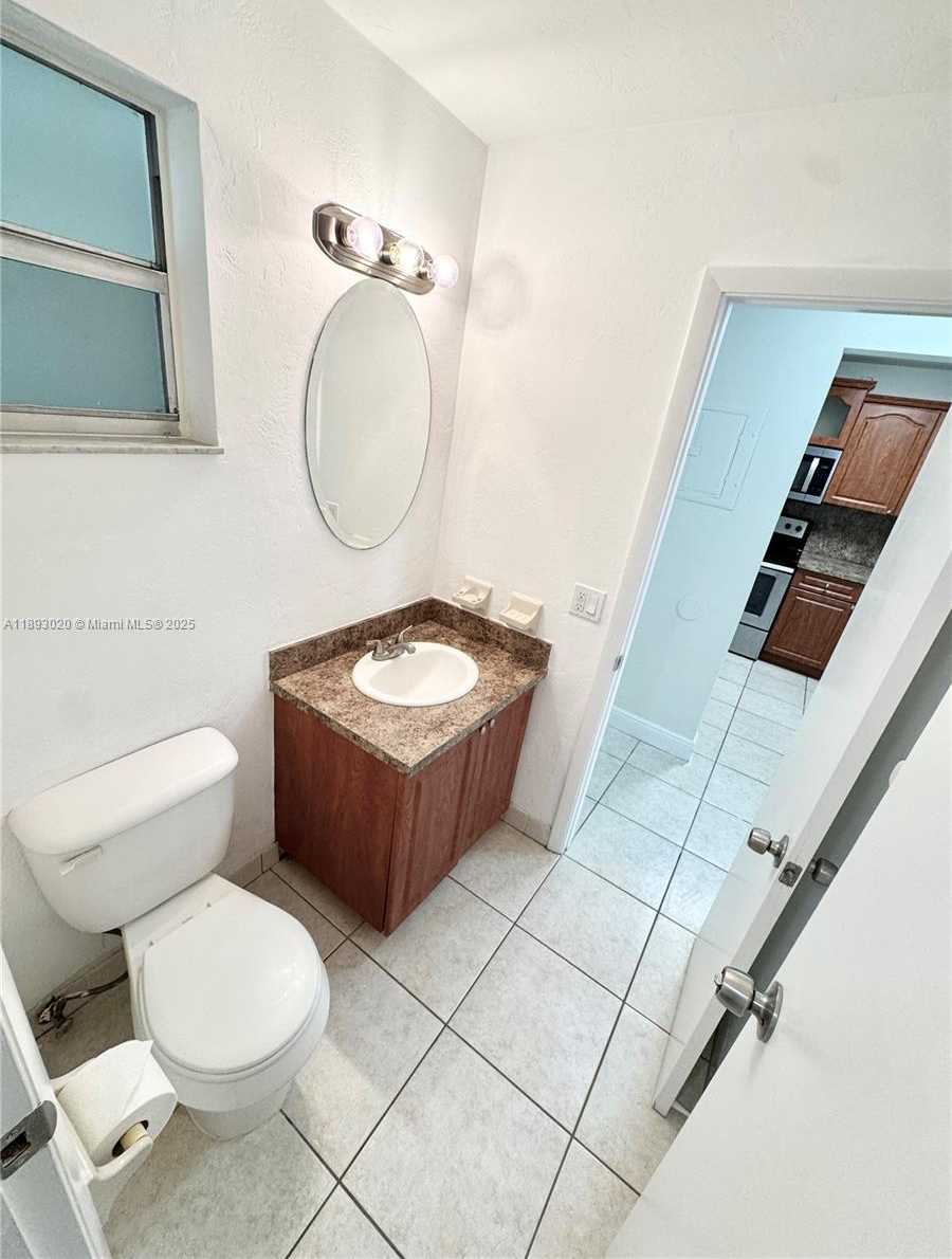 Small Image of 2800 RIVERSIDE DR #201-1, Coral Springs Number 19