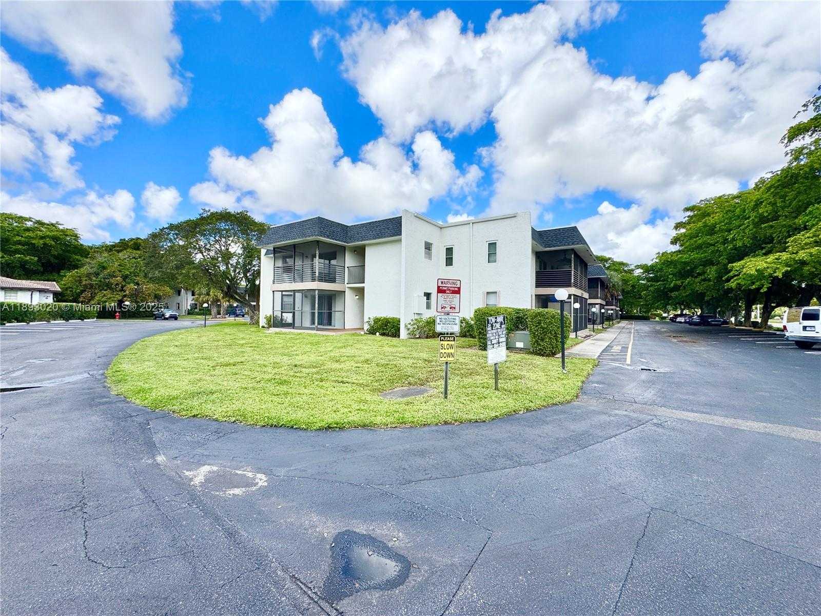 Small Image of 2800 RIVERSIDE DR #201-1, Coral Springs Number 24