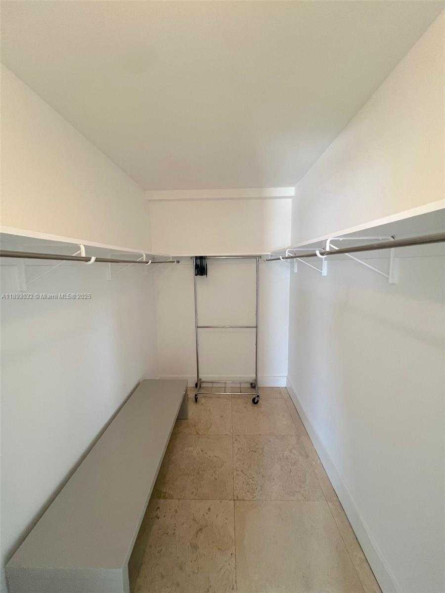 Small Image of 1800 COLLINS AVE #12E, Miami Beach Number 6