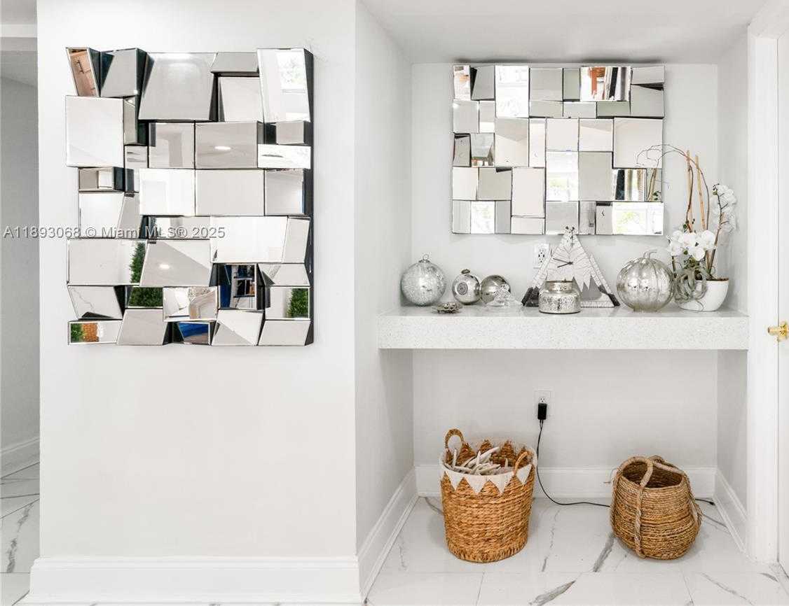 Small Image of 905 BRICKELL BAY DR #230, Miami Number 26