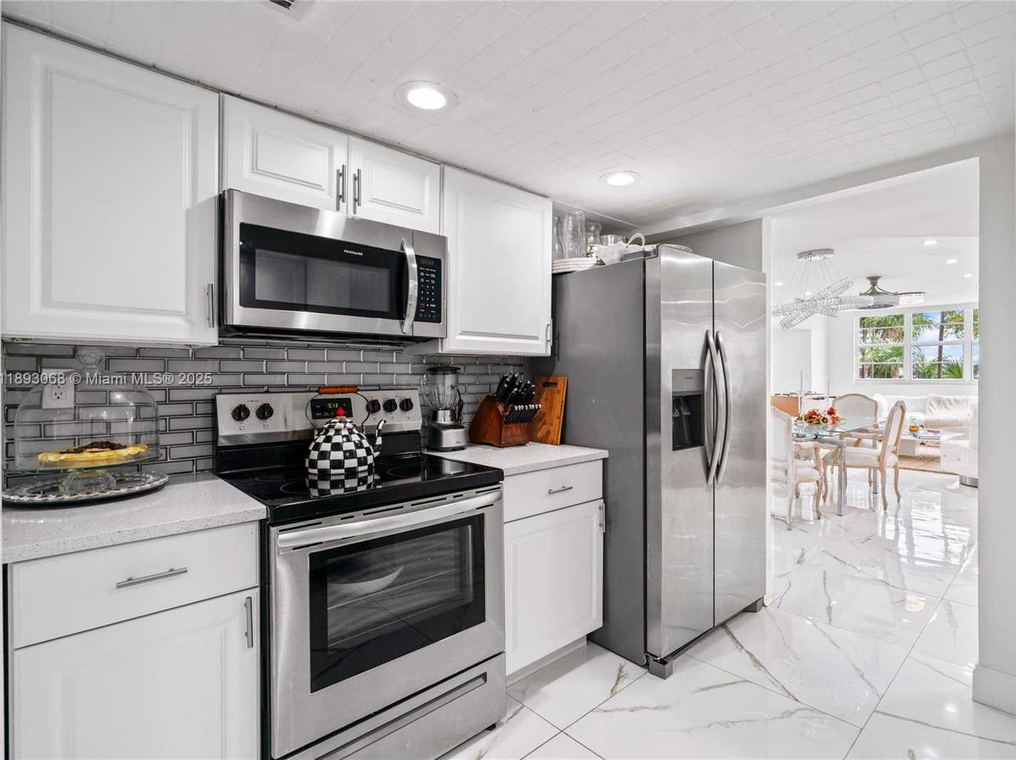 Small Image of 905 BRICKELL BAY DR #230, Miami Number 31