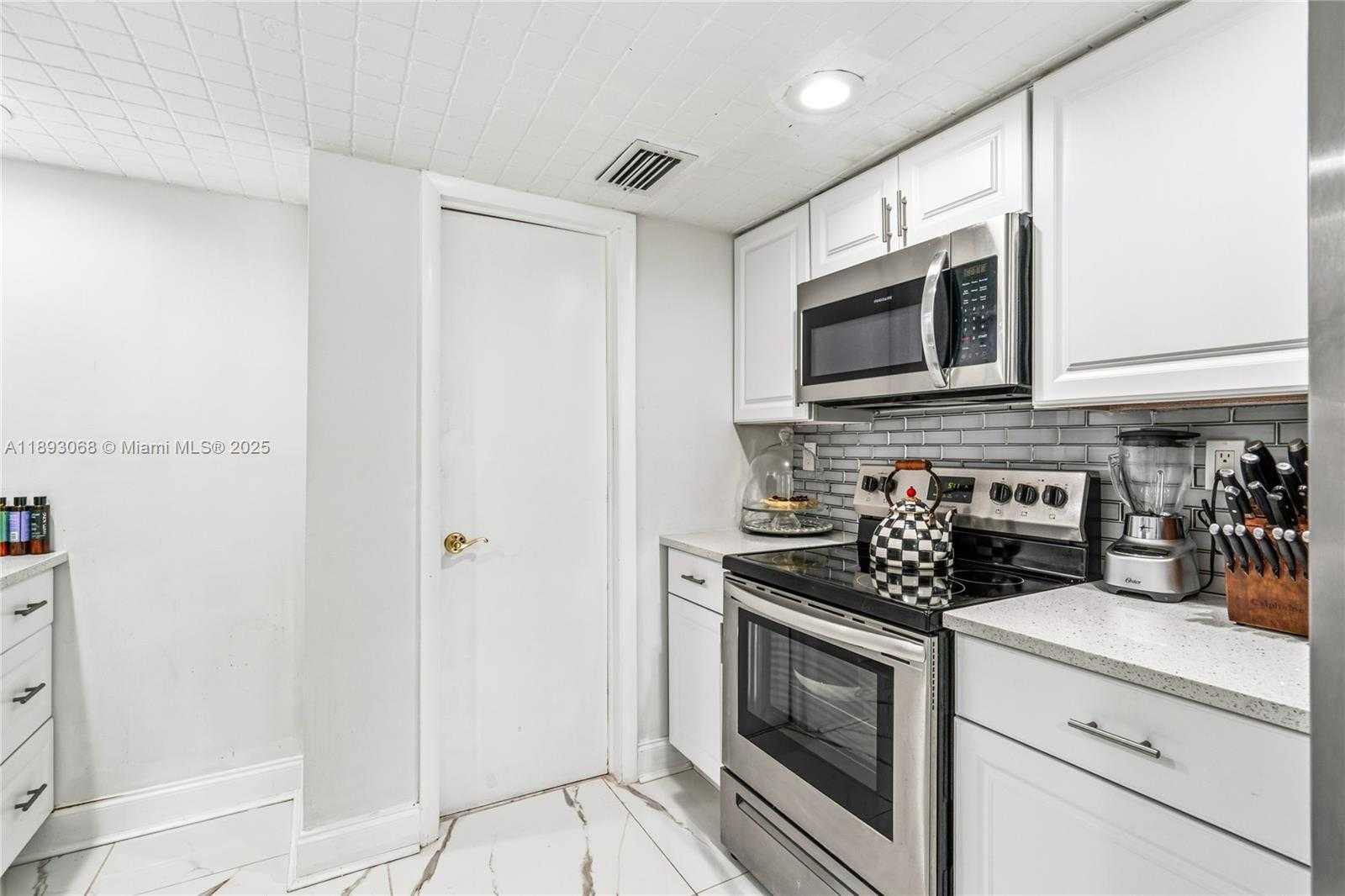 Small Image of 905 BRICKELL BAY DR #230, Miami Number 33