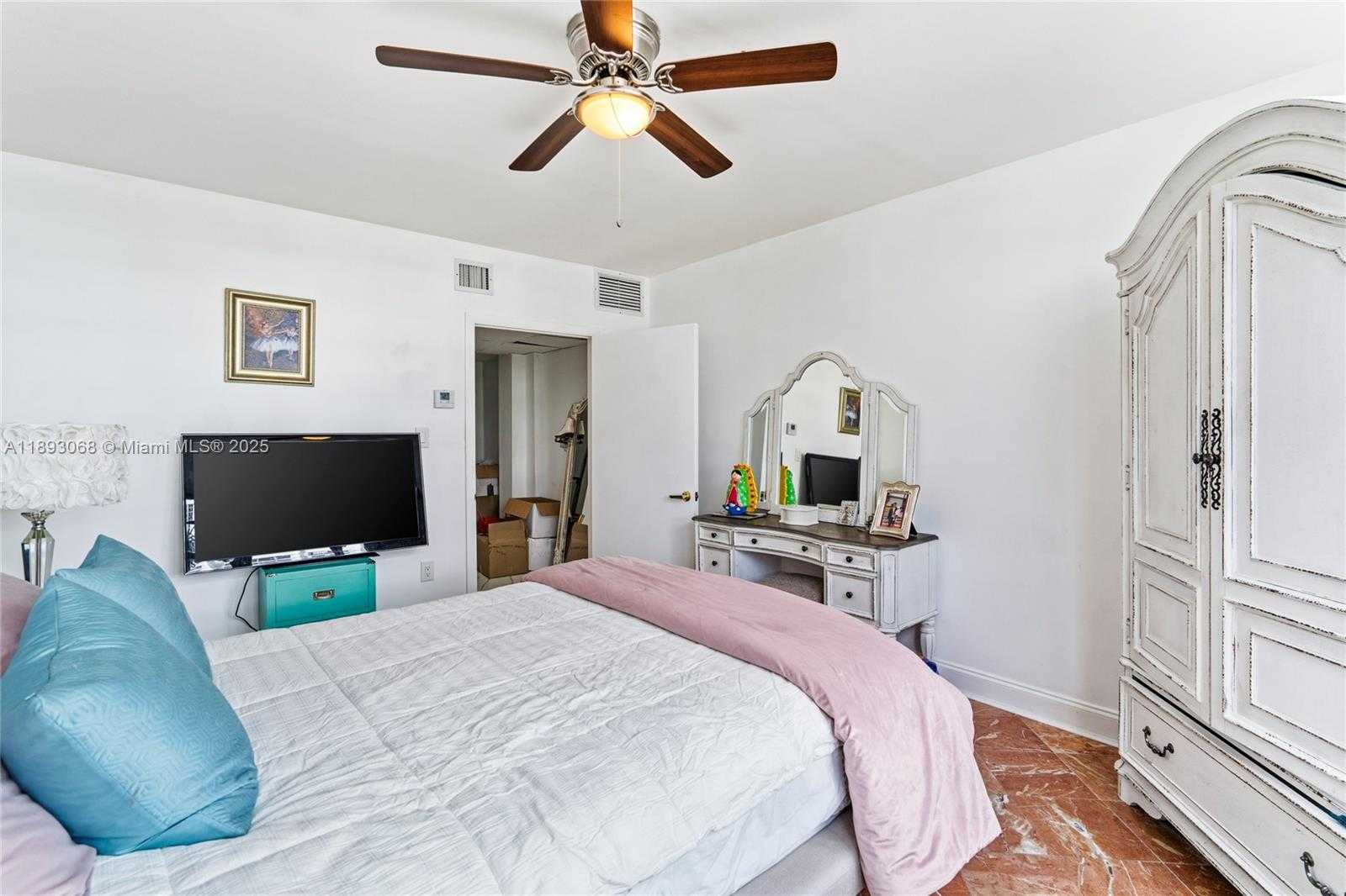 Small Image of 905 BRICKELL BAY DR #230, Miami Number 37