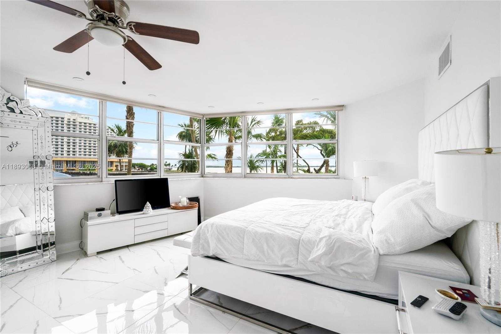 Small Image of 905 BRICKELL BAY DR #230, Miami Number 43