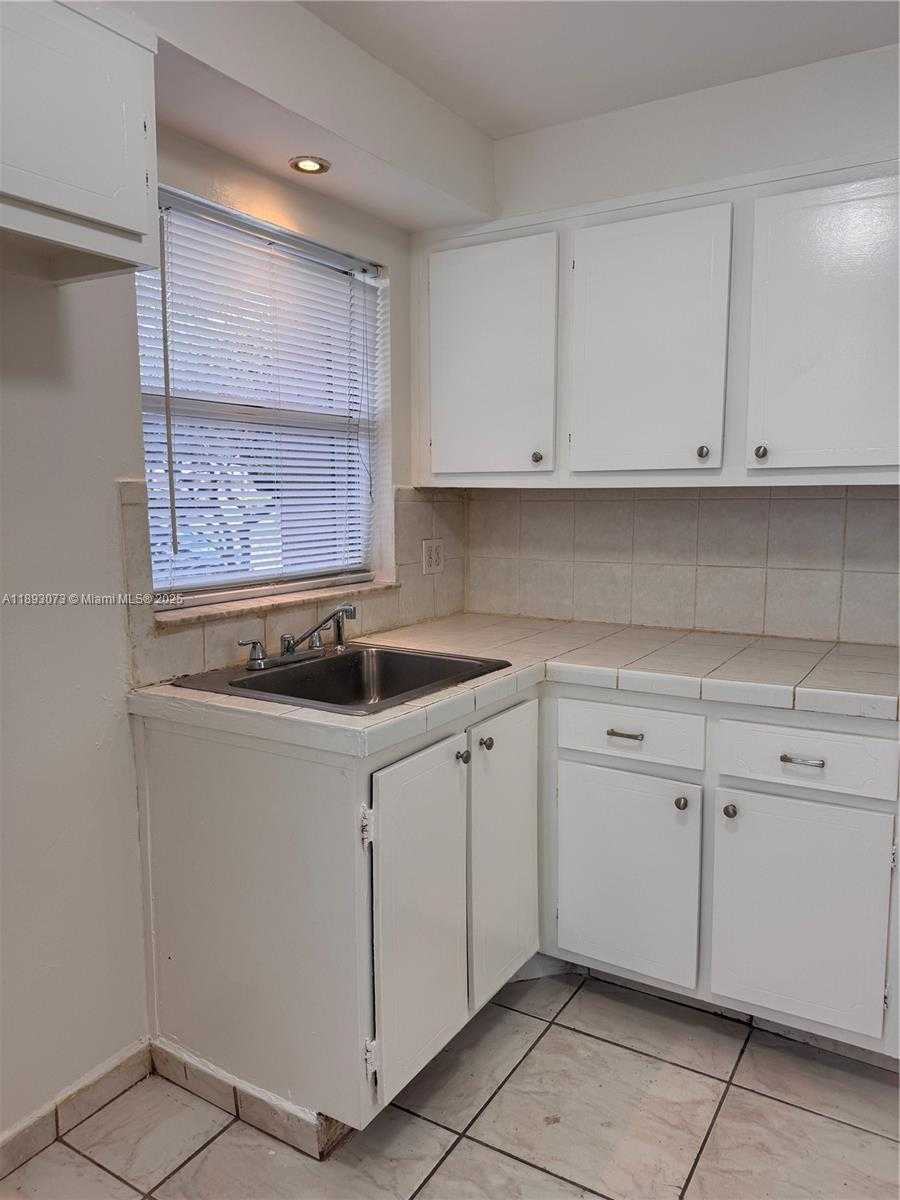 Small Image of 2741 NORTH PINE ISLAND RD #106, Sunrise Number 14