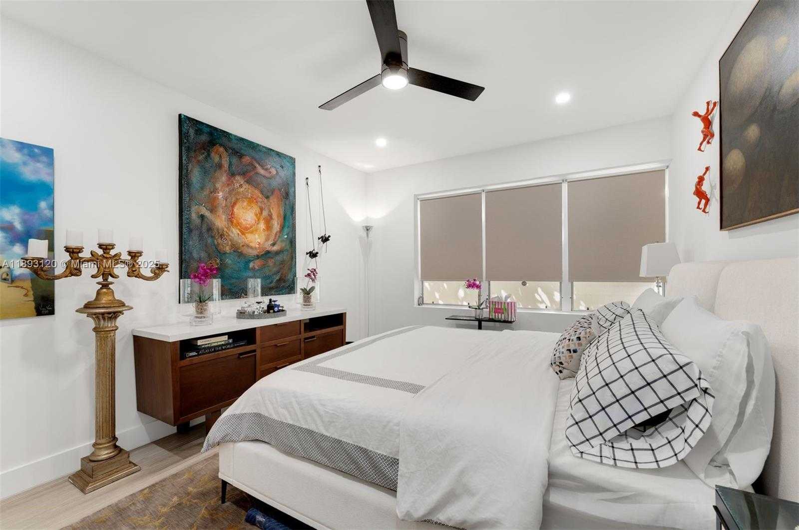 Small Image of 4720 PINE TREE DRIVE #2, Miami Beach Number 13