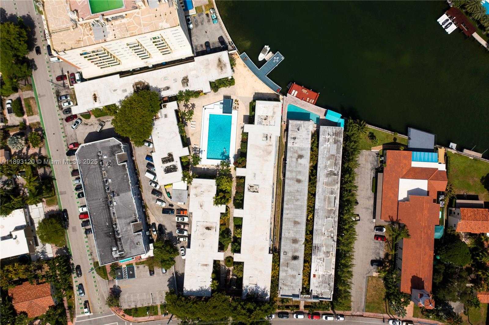 Small Image of 4720 PINE TREE DRIVE #2, Miami Beach Number 18