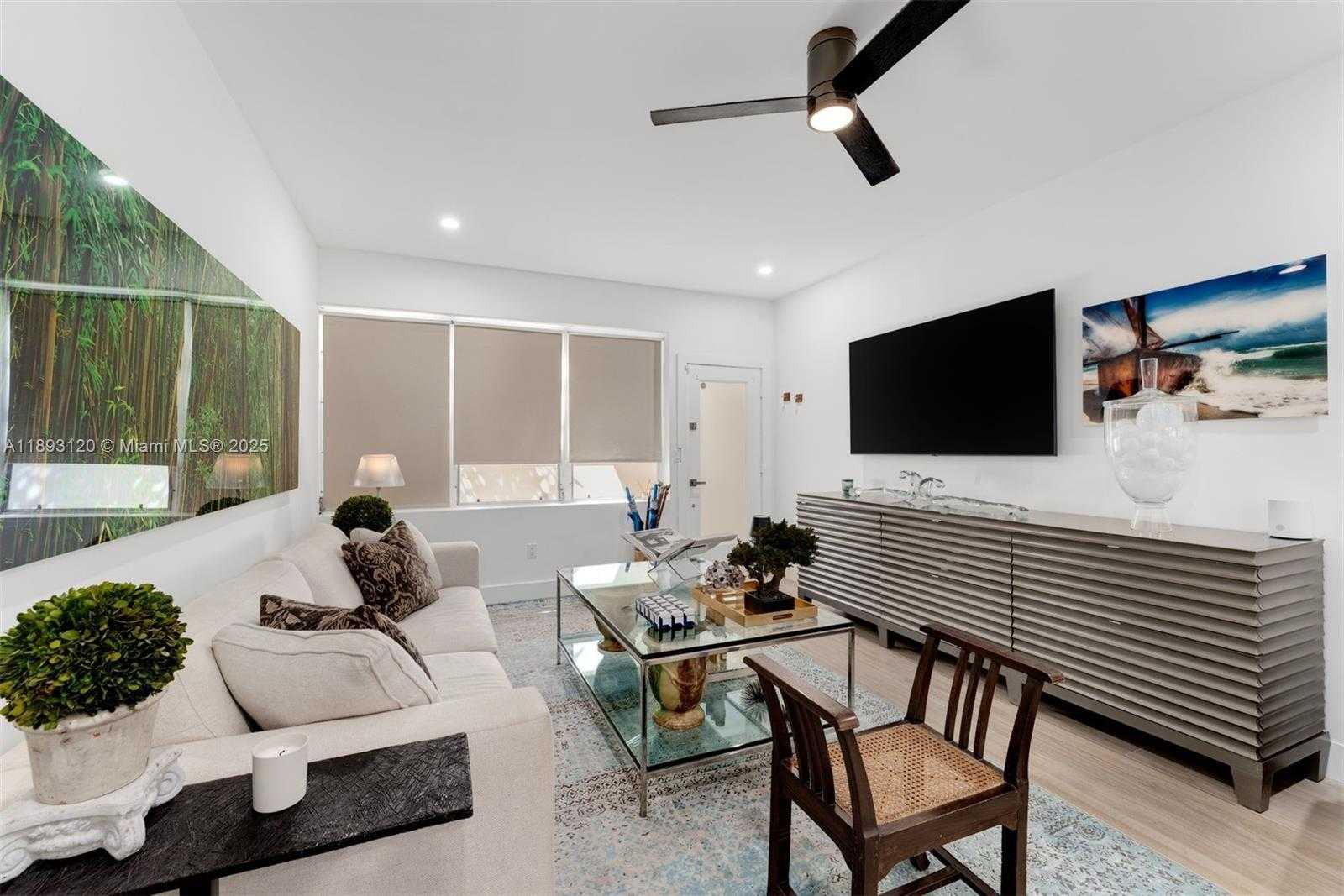 Small Image of 4720 PINE TREE DRIVE #2, Miami Beach Number 3