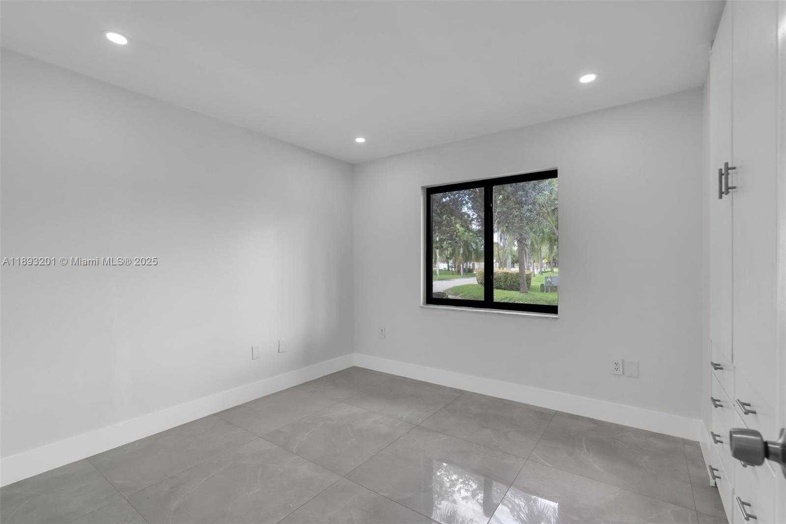 Small Image of 10669 SOUTH WEST 113TH PL #84Z, Miami Number 19