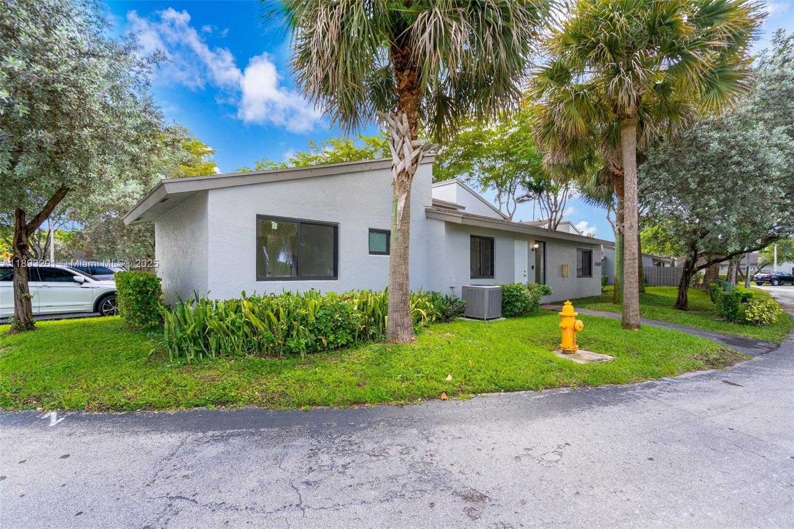 Small Image of 10669 SOUTH WEST 113TH PL #84Z, Miami Number 2