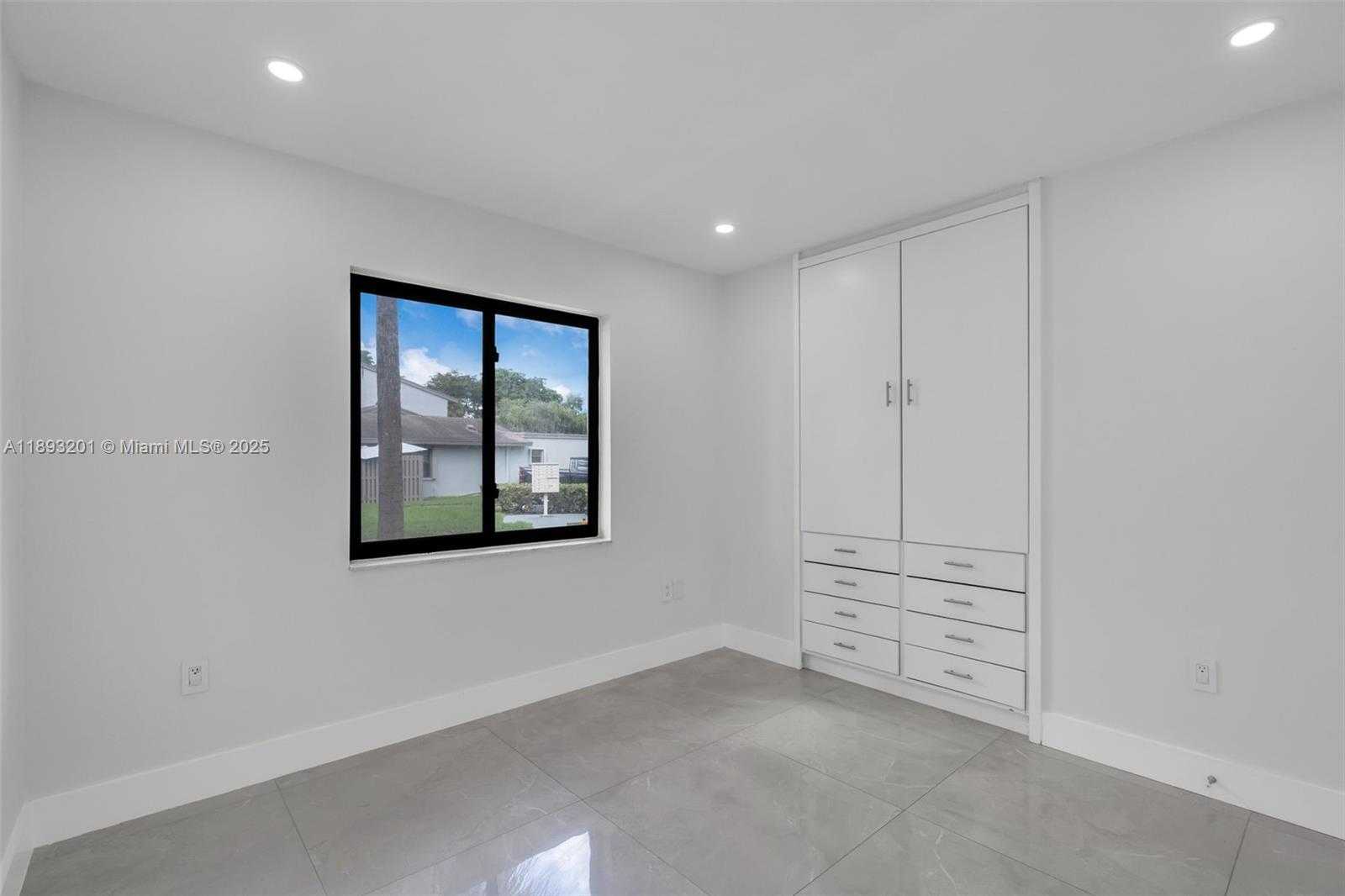 Small Image of 10669 SOUTH WEST 113TH PL #84Z, Miami Number 20