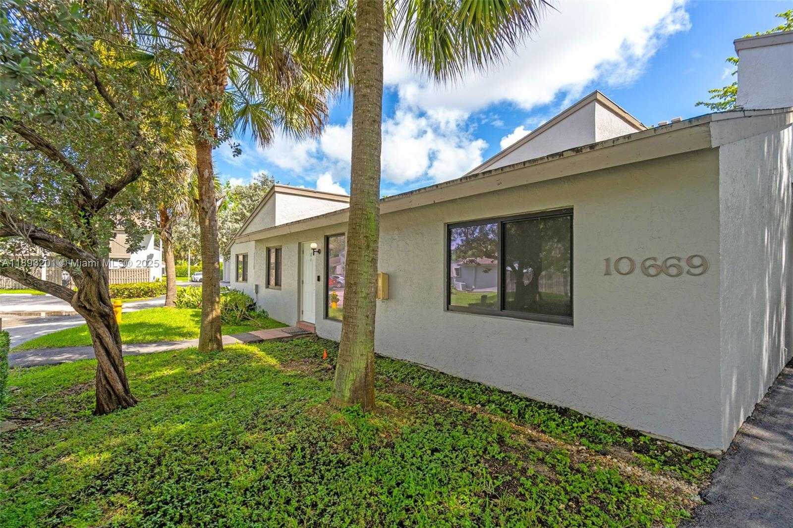 Small Image of 10669 SOUTH WEST 113TH PL #84Z, Miami Number 3