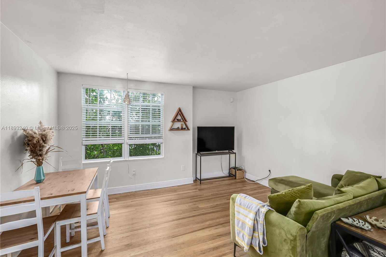 Small Image of 932 7TH ST #932A, Miami Beach Number 6