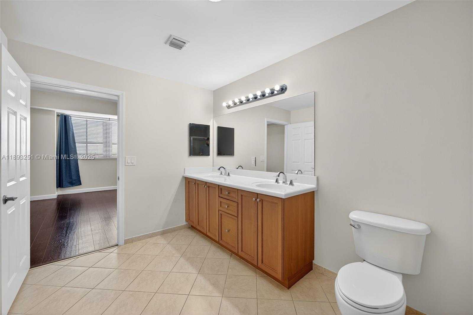 Small Image of 8390 SOUTH WEST 72ND AVE #704, Miami Number 14