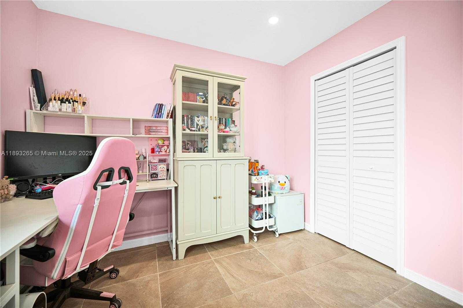 Small Image of 10101 SOUTH WEST 154TH CIR CT #107-11, Miami Number 47