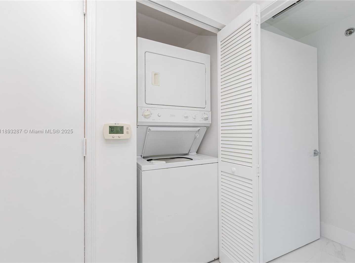 Small Image of 951 BRICKELL AVE #2601, Miami Number 18