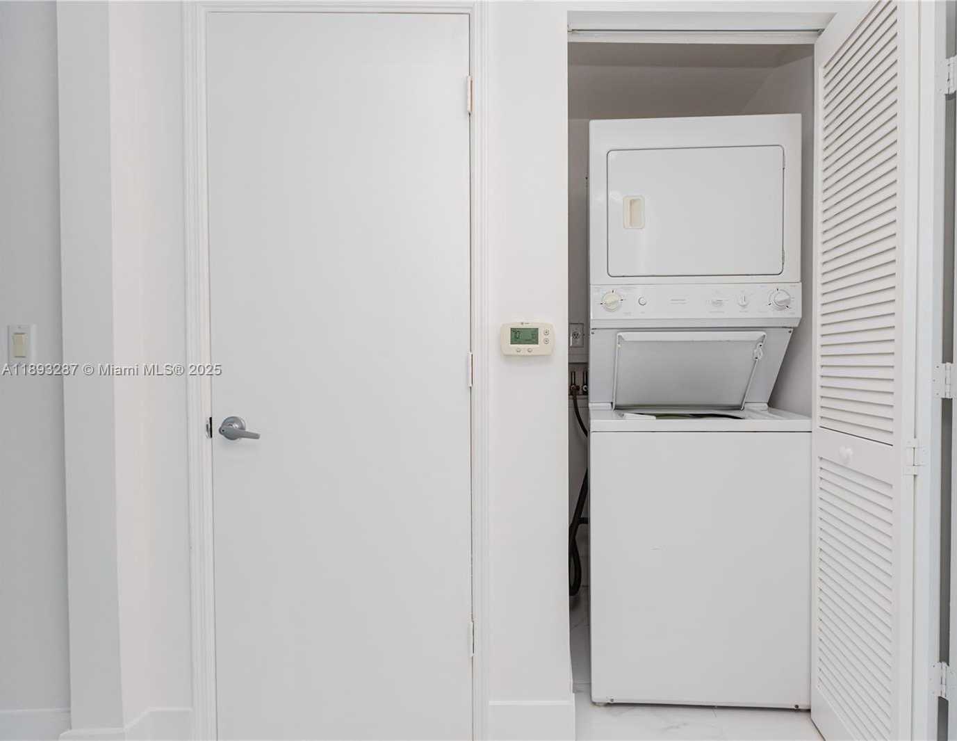 Small Image of 951 BRICKELL AVE #2601, Miami Number 20