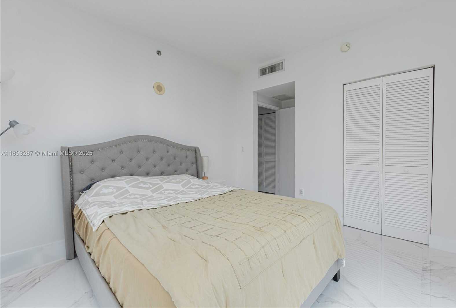 Small Image of 951 BRICKELL AVE #2601, Miami Number 21