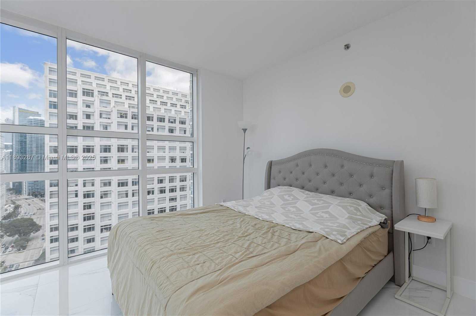 Small Image of 951 BRICKELL AVE #2601, Miami Number 22