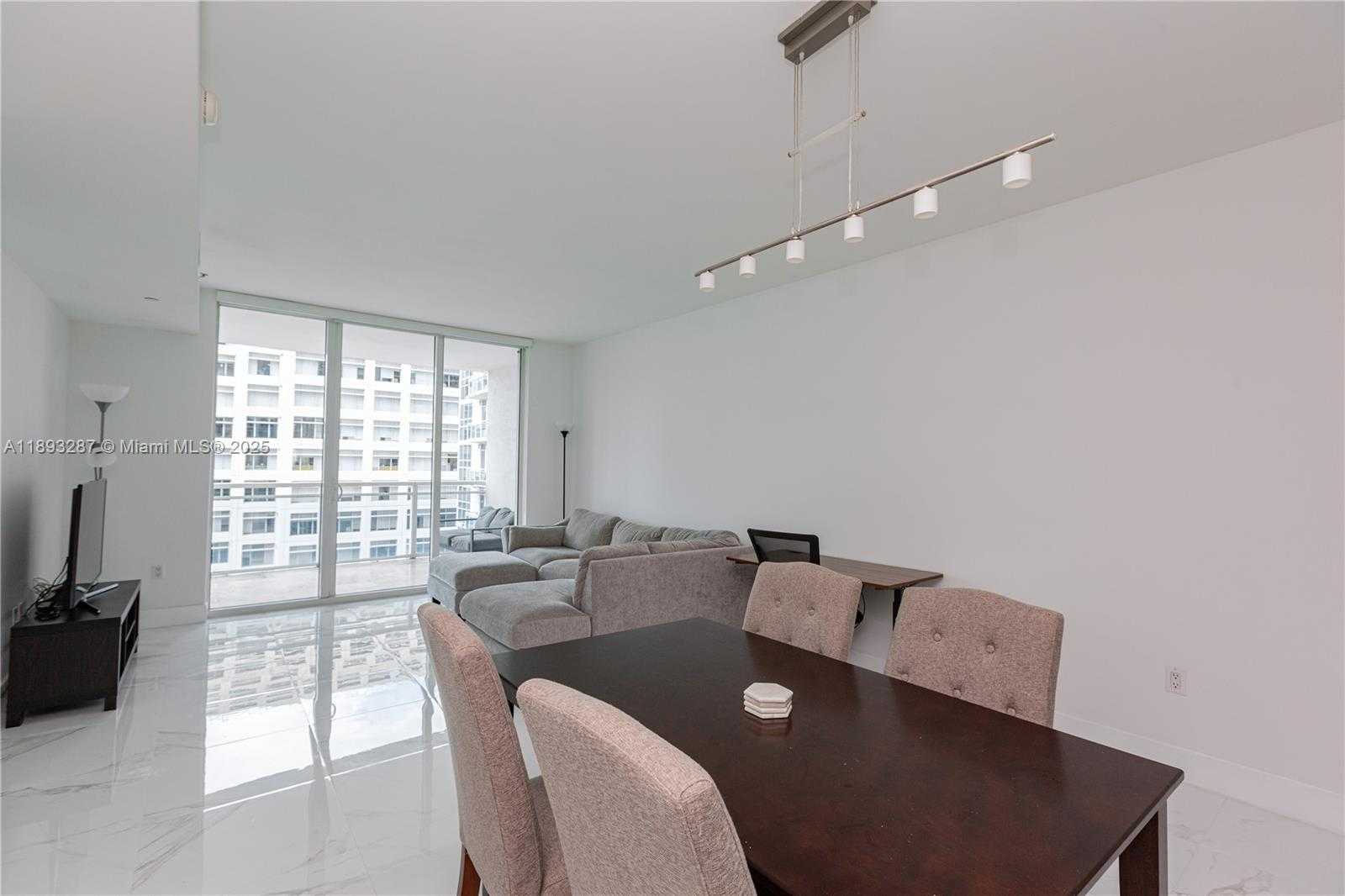Small Image of 951 BRICKELL AVE #2601, Miami Number 5