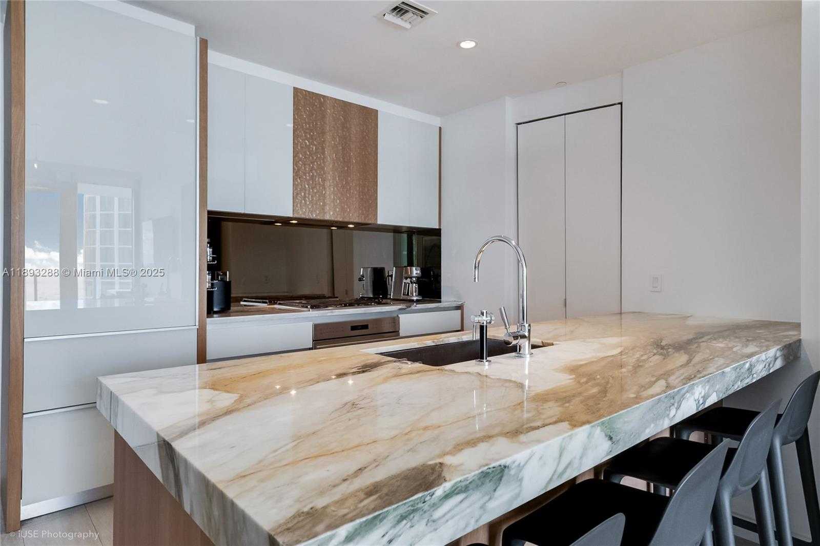 Small Image of 2831 SOUTH BAYSHORE DR #2102, Miami Number 5