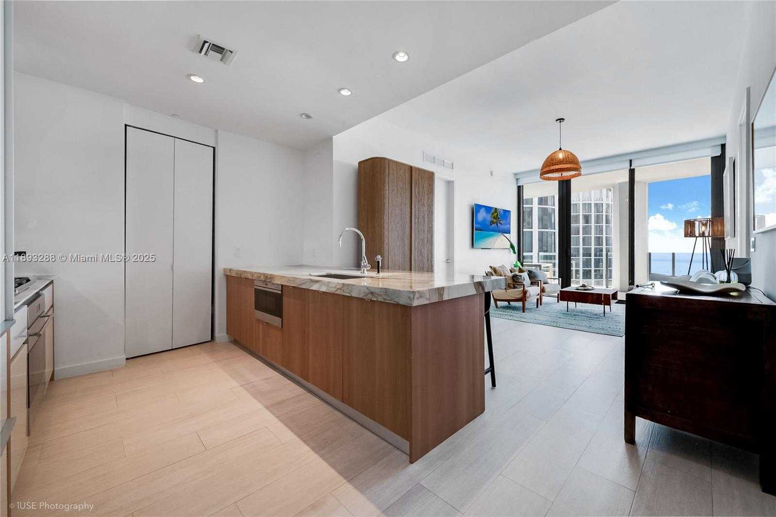 Small Image of 2831 SOUTH BAYSHORE DR #2102, Miami Number 8
