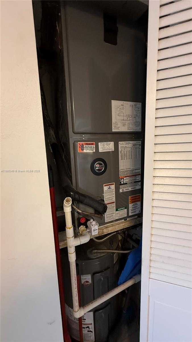 Small Image of 16565 NORTH EAST 26TH AVE #3G, North Miami Beach Number 4