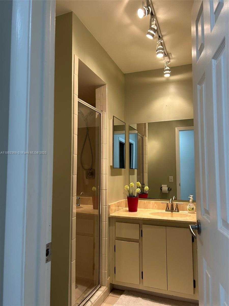 Small Image of 1731 PALMLAND DR #1, Boynton Beach Number 13