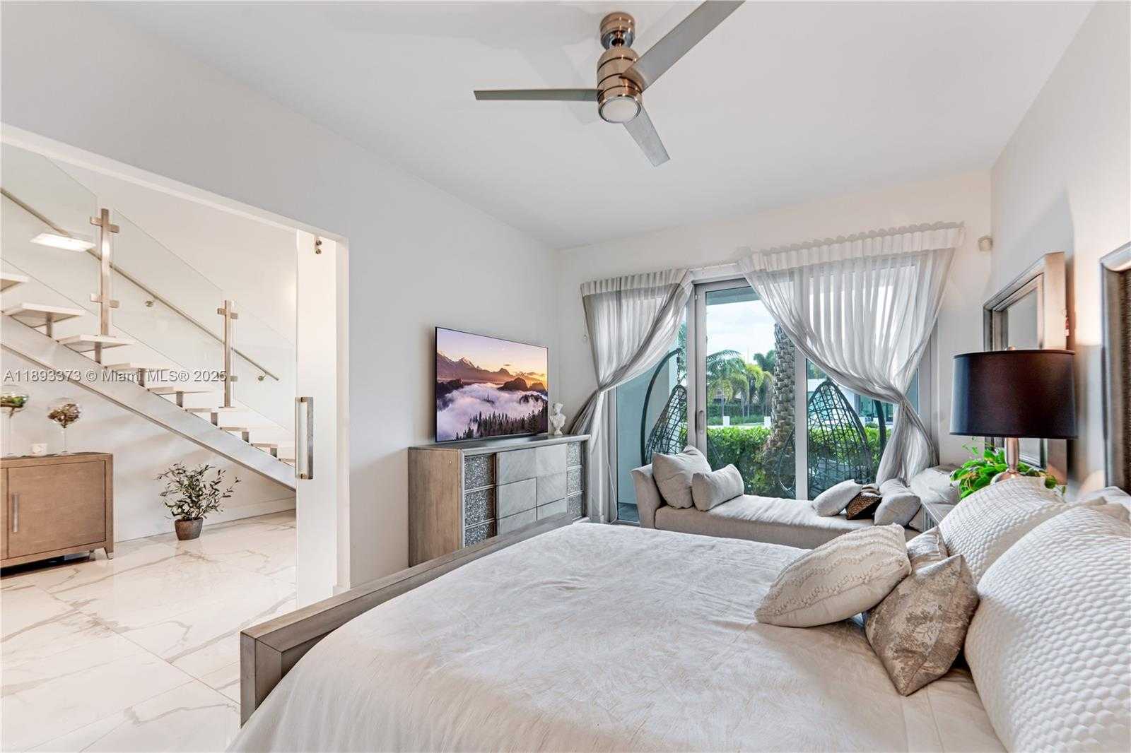 Small Image of 259 SHORE CT, Lauderdale By The Sea Number 12