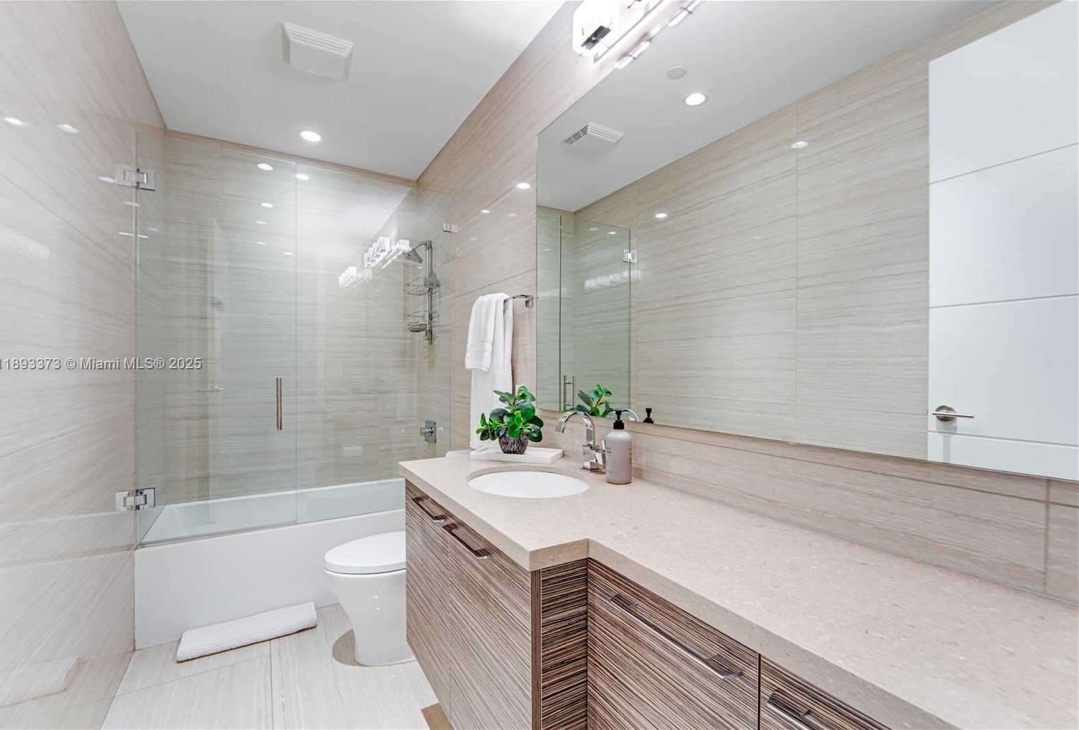 Small Image of 259 SHORE CT, Lauderdale By The Sea Number 14